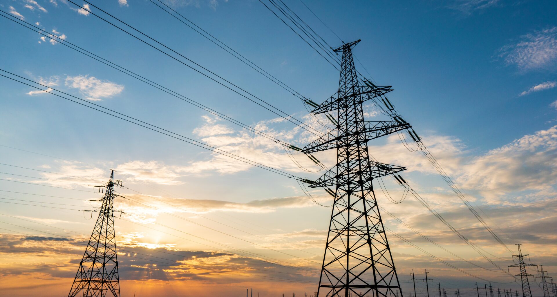 Towards a Combined Critical-spatial Lens for Understanding the Social Acceptance of Overhead High Voltage Power Lines